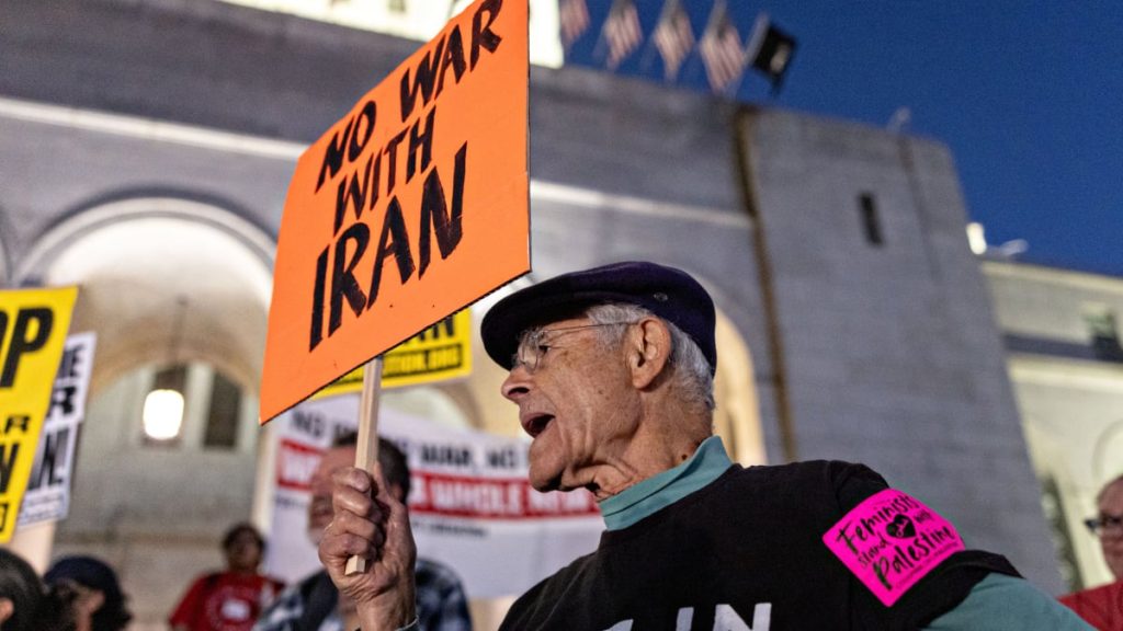 US-Iran Tensions Rise Amid Growing Spread of Online Disinformation