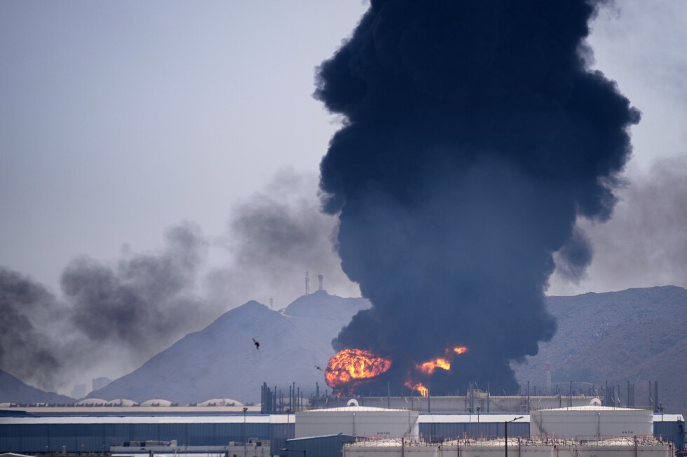 Analysis: 1 month into the war, Iran is fighting Israel and the US with insurgent tactics