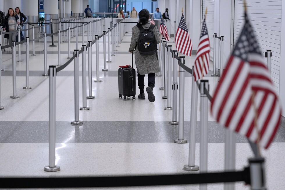 Airports tell panicked travelers: Don’t get here so early