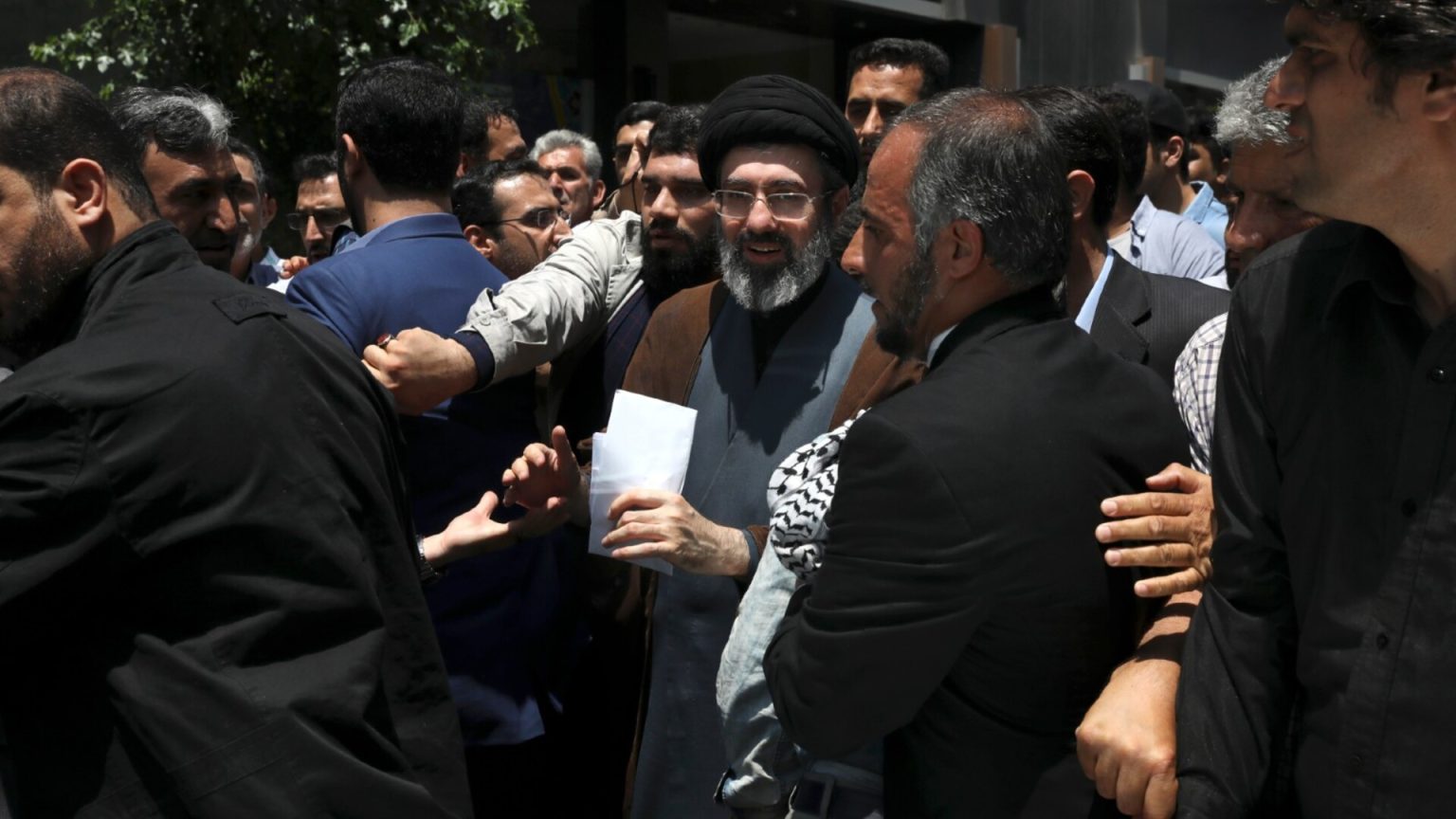 Iranian Human Rights Advocate: Only Small Minority in Iran Supports Regime Propaganda