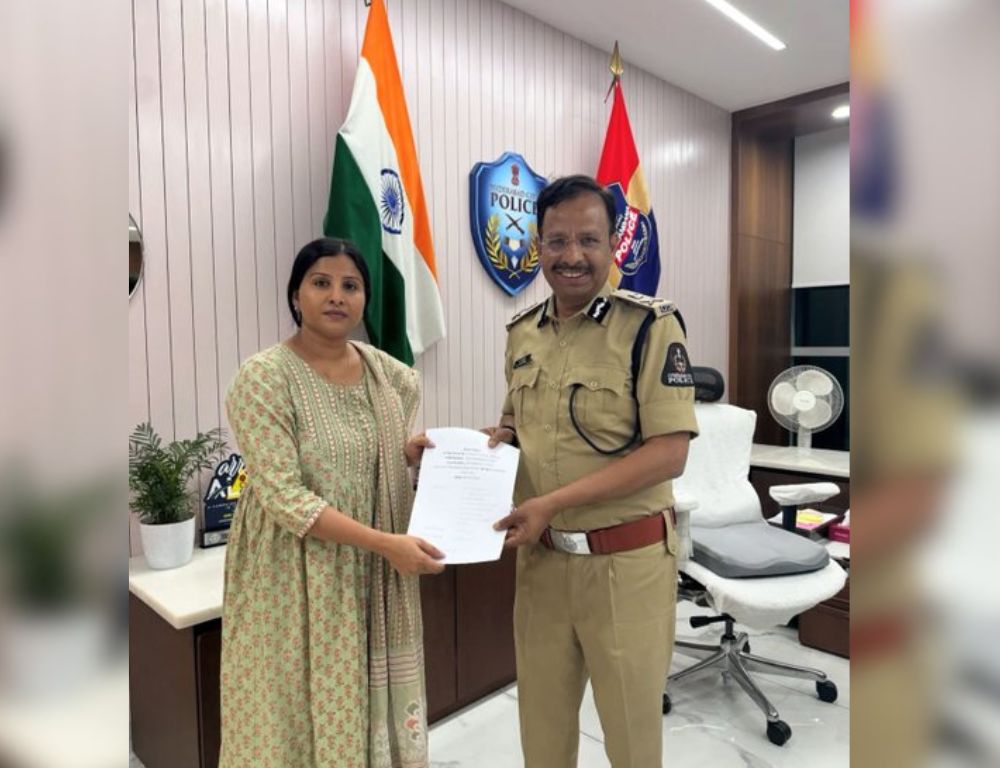 Singer Mangli Files Complaint Against Advocate for Alleged Defamation