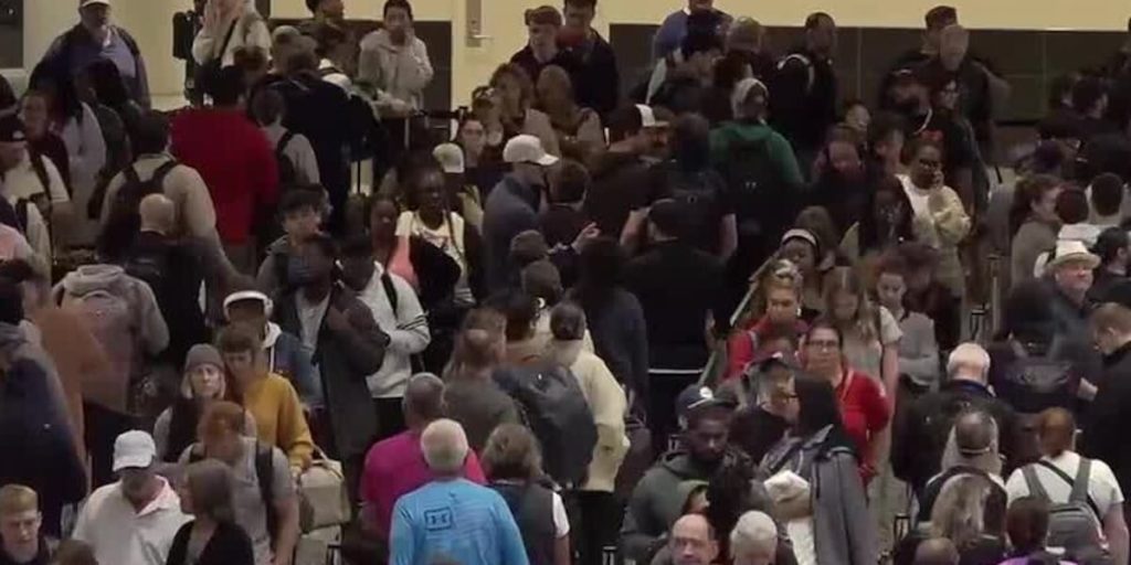 FACT CHECK: Do Lawmakers Continue to Receive Pay During Government Shutdowns?