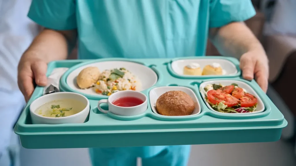 Health Experts Call for Hospital Menu Reform as Officials Criticize Food Quality