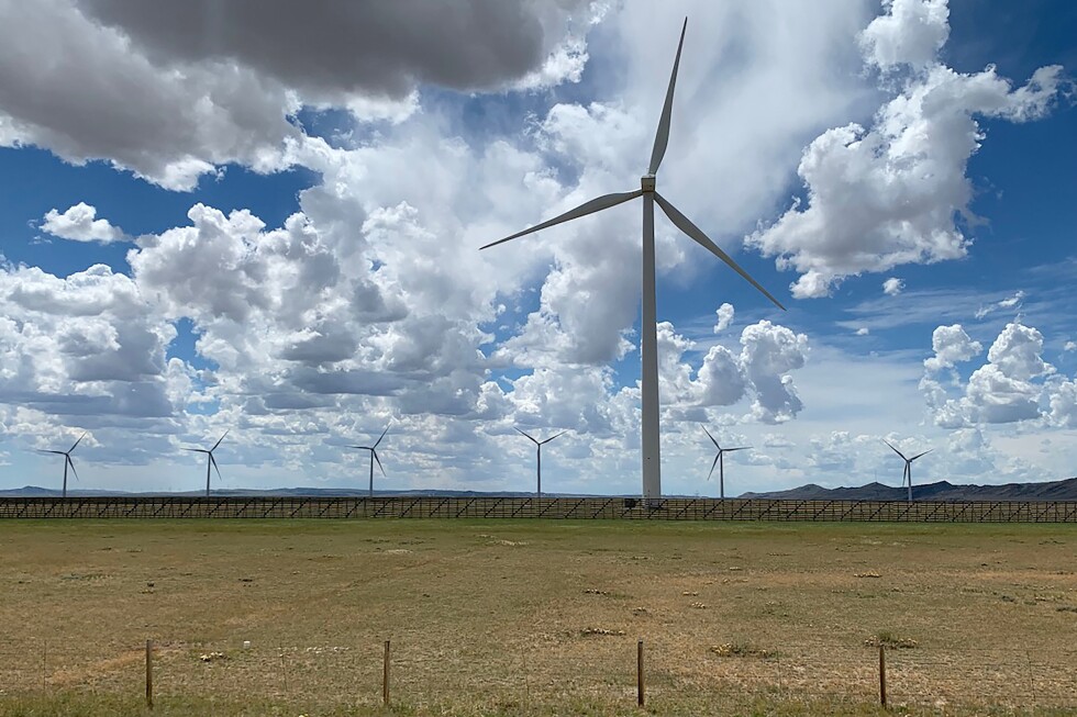 Wyoming electric utility dumps wind and solar in long-term planning