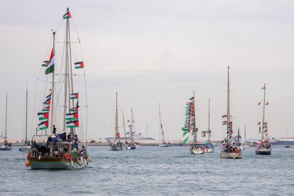 Activist flotilla sets sail from Barcelona with aid for Gaza