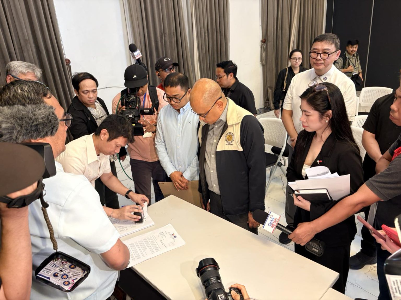 PCO Requests DOJ to File Charges Against Disinformation Spreaders Amid Energy Concerns